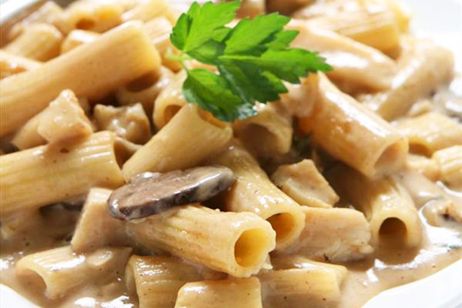 Kremalı Tavuklu Makarna