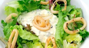 Kalamar Salatası