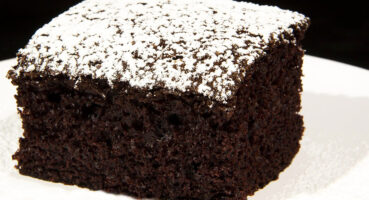 Mikrodalgada Soslu Kek