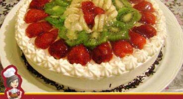 Meyveli Yaş Pasta Tarifi