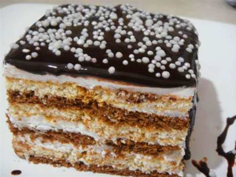 Pratik Bisküvi Pastası