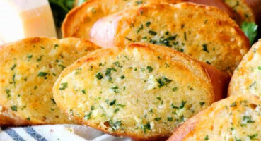 Labneli Sarımsaklı Ekmek