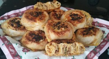 Kıymalı Gül Böreği