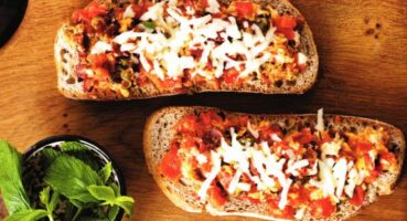 Ekmekte Sucuklu Menemen