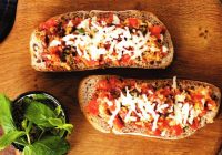 Ekmekte Sucuklu Menemen