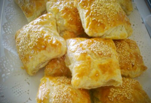 Tavuklu Garnitürlü Puf Börek